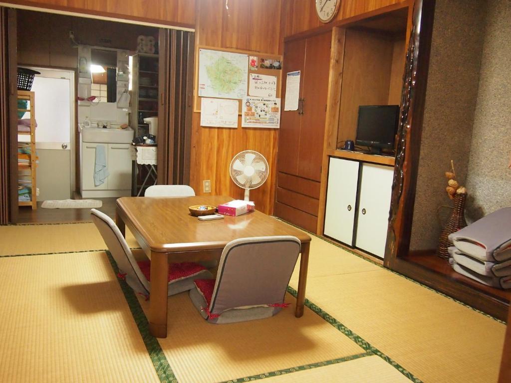 Hotel Tirol Yakushima  Zimmer foto